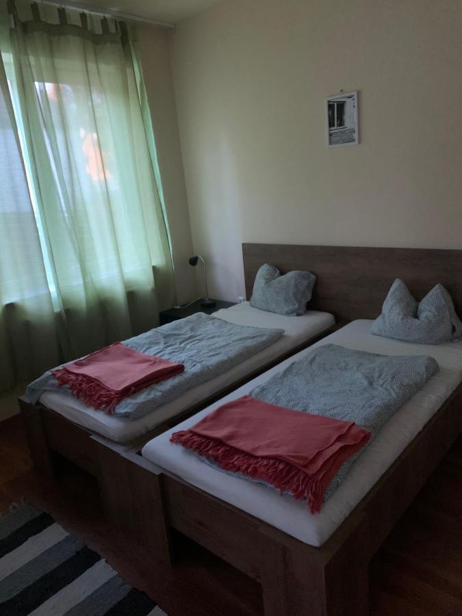 Ica Vendeghaz Apartment Sutto Luaran gambar